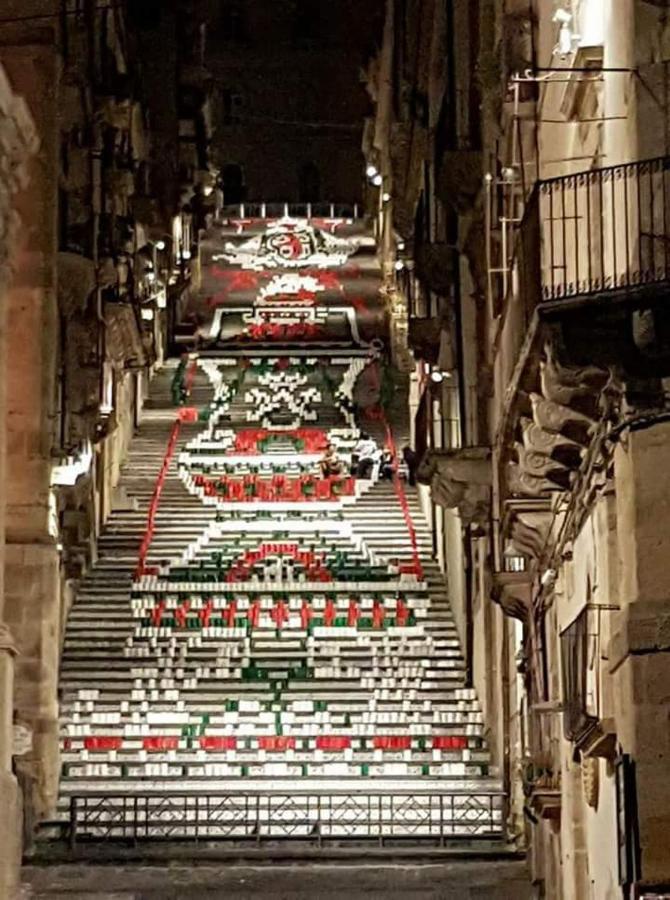 B&B Con Cucina La Ninfea Caltagirone Bagian luar foto