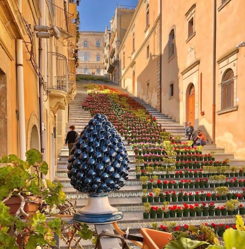 B&B Con Cucina La Ninfea Caltagirone Bagian luar foto